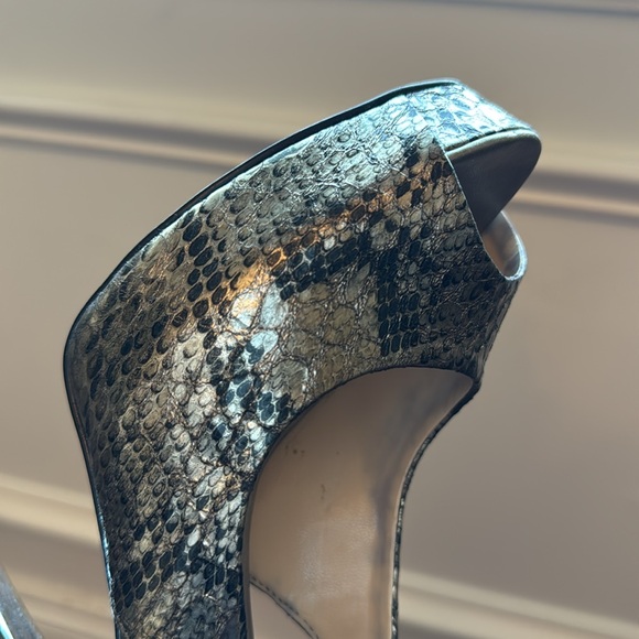 GUESS HONDO-3 SNAKESKIN OPEN TOE PUMP SIZE 8 - Picture 7 of 9